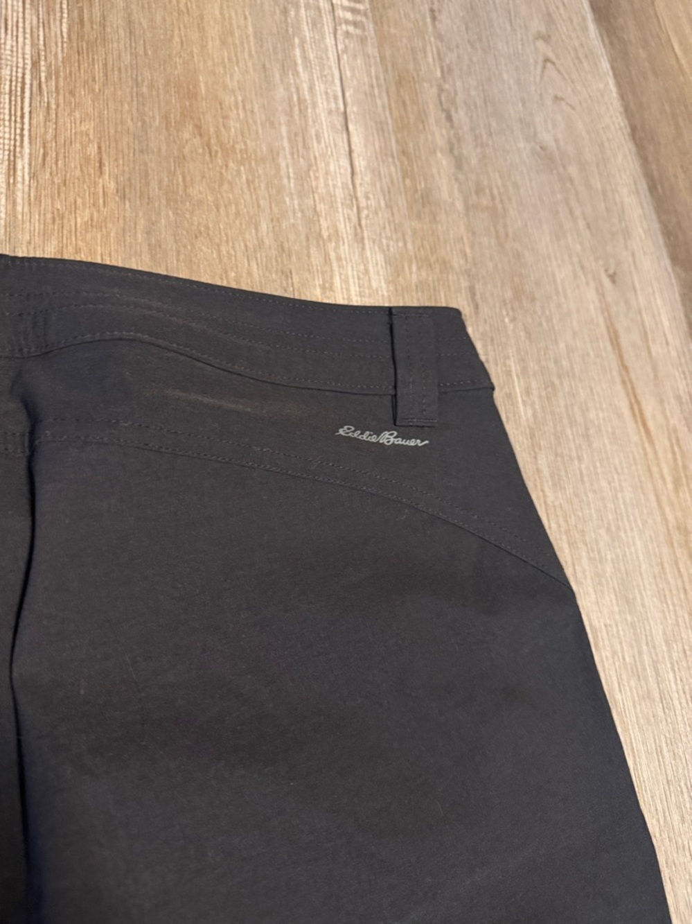 Eddie Bauer Women’s  Black Stretch Capris - Picture 6 of 6